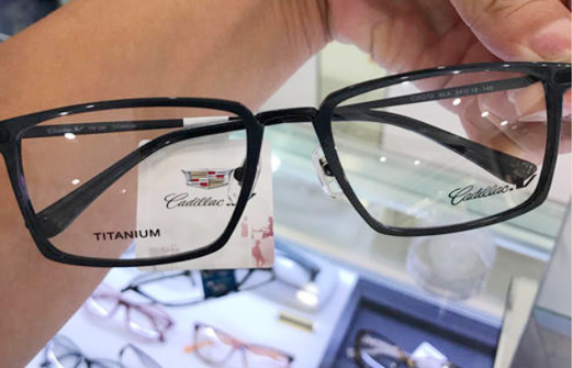 如何配一副称心如意的近视眼镜?